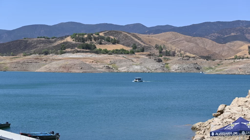 photograph of the castaic lake and the surrounding mountains